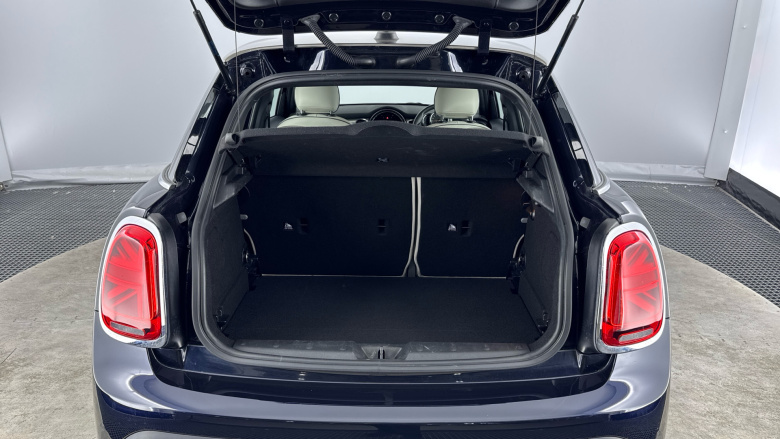 MINI Hatchback 1.5 Cooper Exclusive 5dr Auto [Nav Pack] Petrol Hatchback